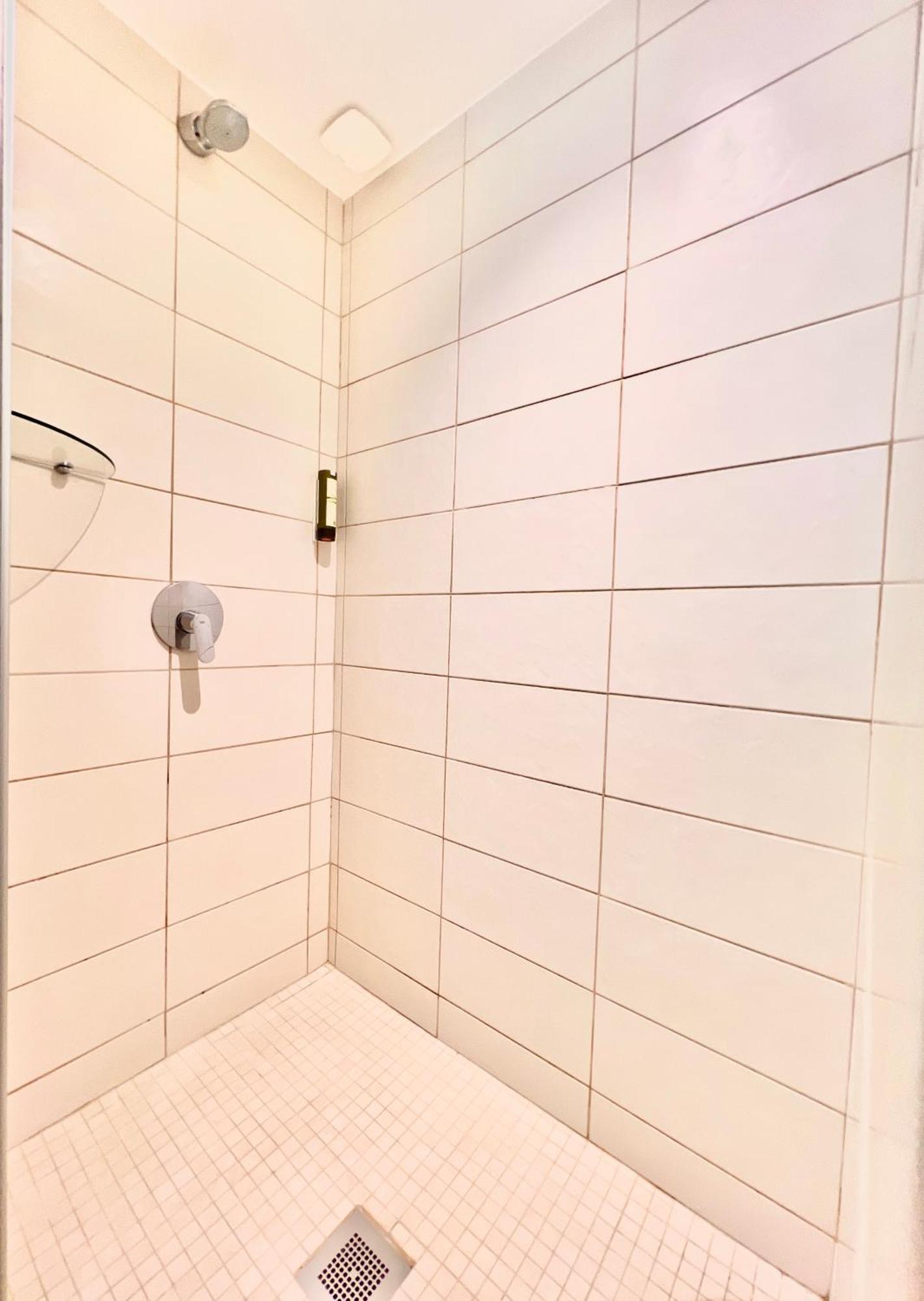 אפרטהוטל ניס Liberation Center - Private Balcony - 24&7 Reception - Luggage Storage מראה חיצוני תמונה